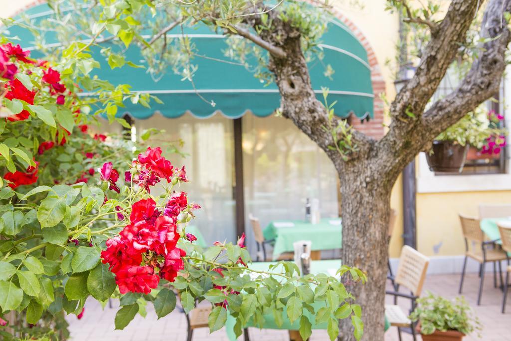 Hotel Antichi Cortili Dossobuono Εξωτερικό φωτογραφία